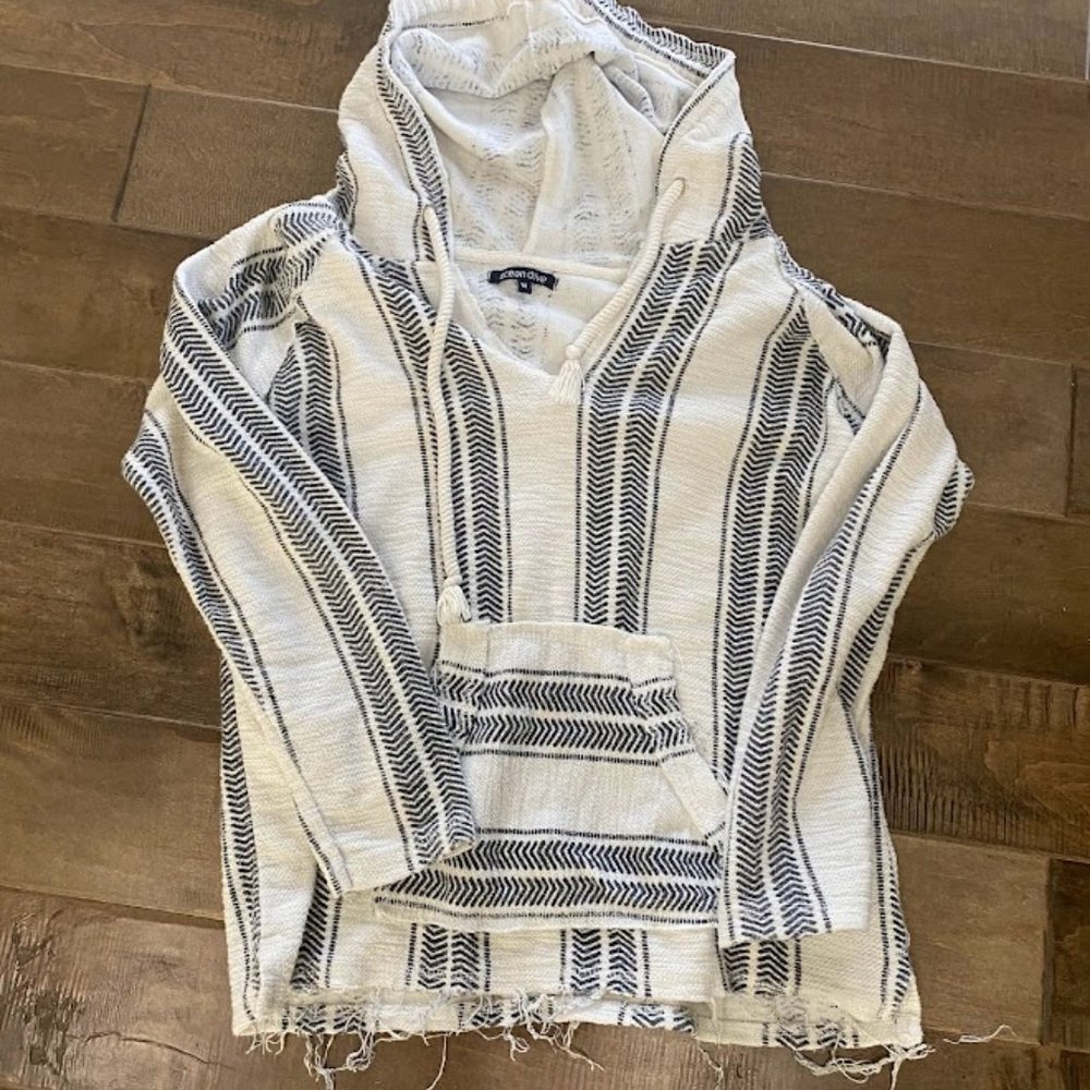 Ocean Drive Pullover SzM Excellent Condition!